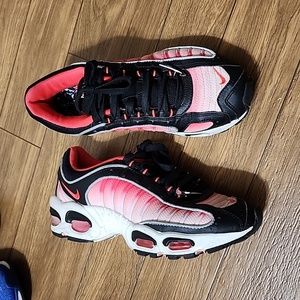 Nike airmax red and black running shoes